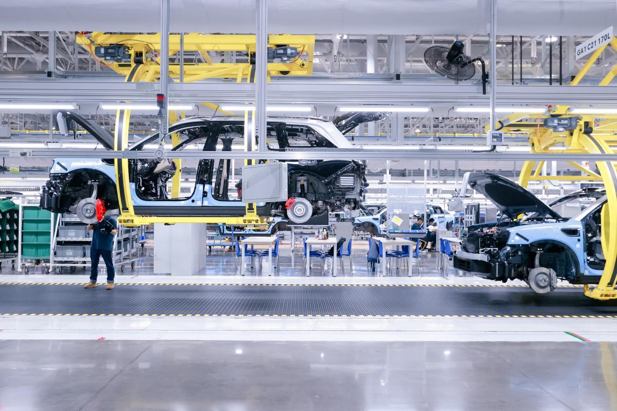 2025上海車展預(yù)熱 問界以“新豪華”引領(lǐng)出行未來，技術(shù)服務(wù)重塑價值標(biāo)桿