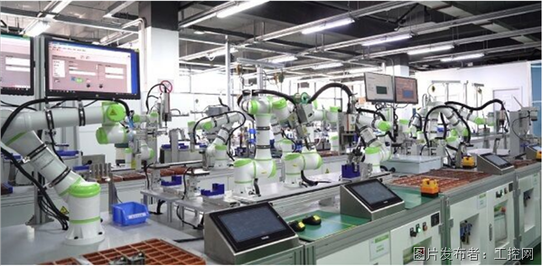 長廣溪智造 以“機(jī)汽共融”引領(lǐng)未來，智能工廠榮獲恰佩克年度示范應(yīng)用場景獎